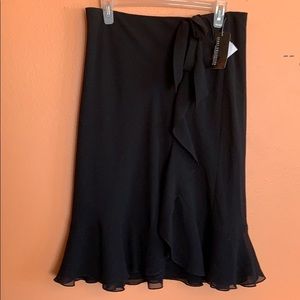 Price Drop🙈Black ruffled skirt new w/tags